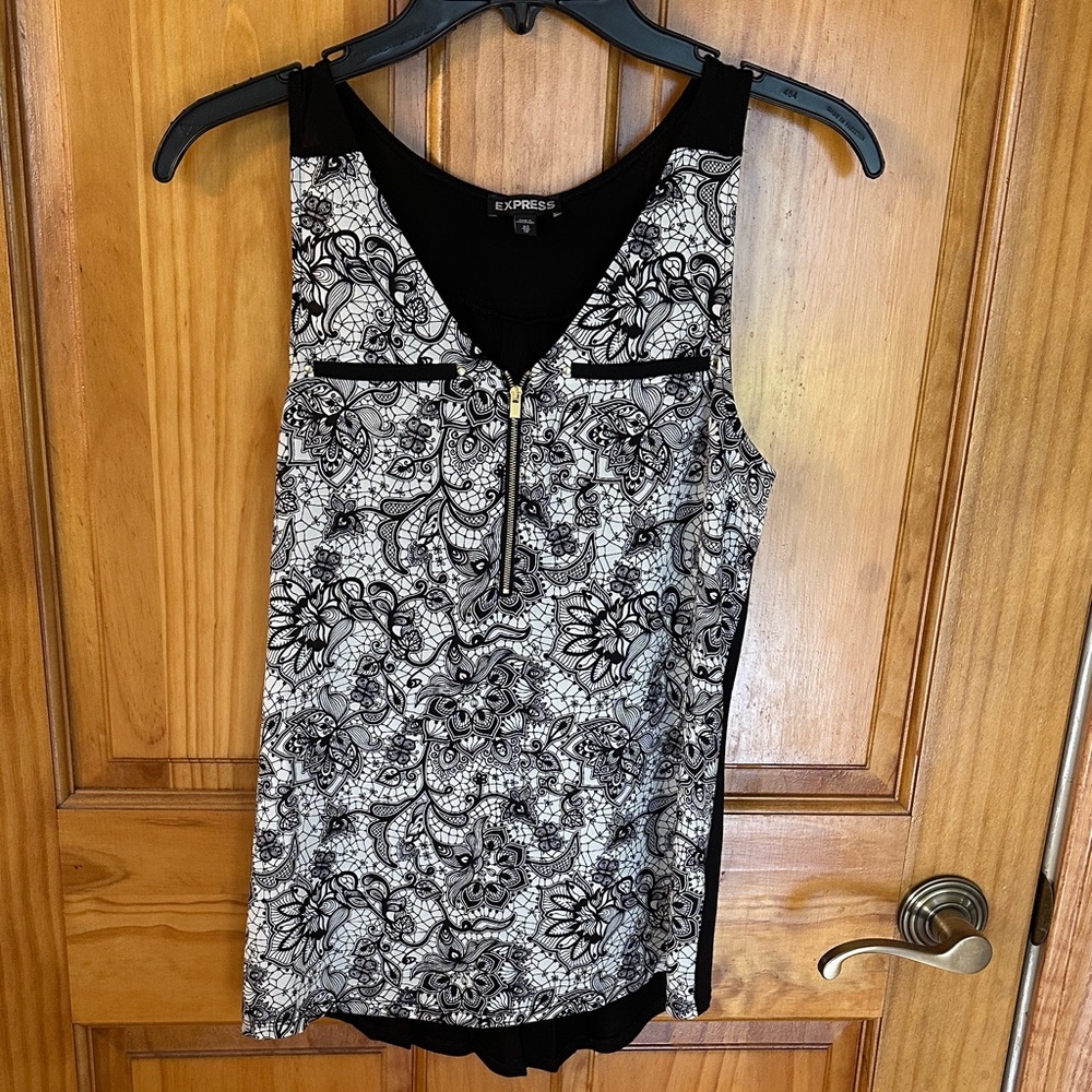 Express black/white tank top